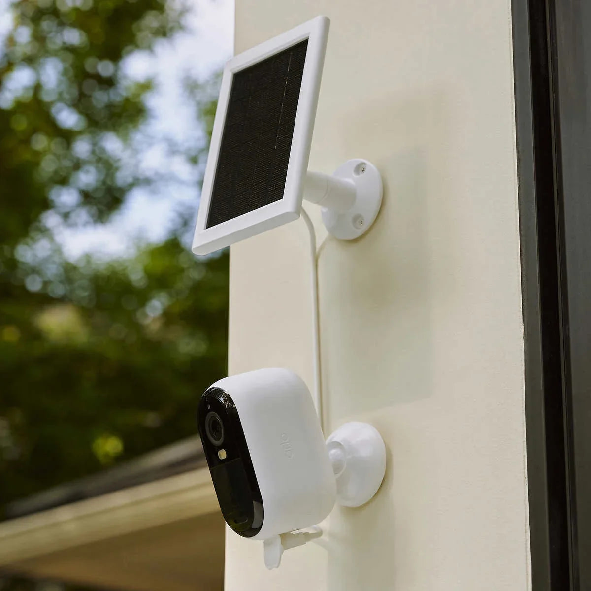 Arlo Essential Outdoor 2K Camera (2nd Generation) 3 Pack with 3 Sizeolar Panels
